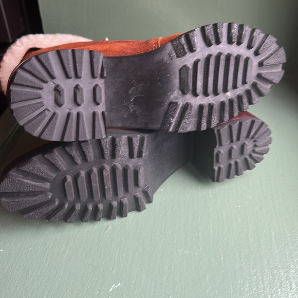 Sabrina Tach Boots size 9 pre-owned In excellent condition - Picture 5 of 7